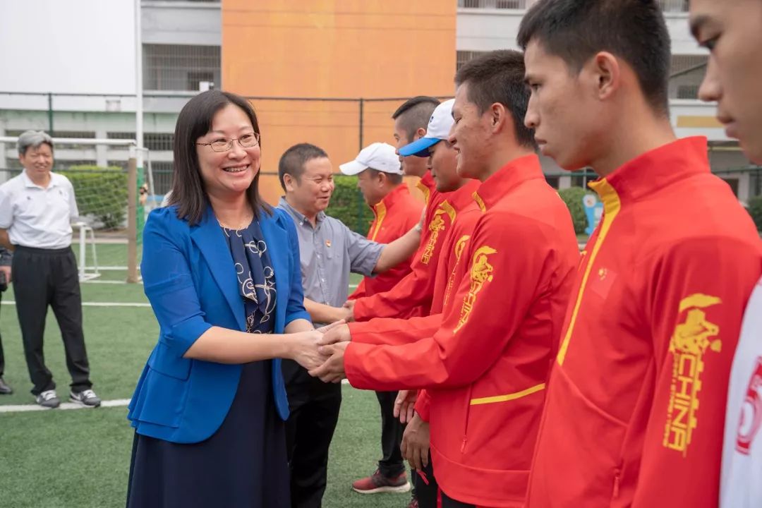 足球冠军人中国是谁_中国足球冠军的名字_中国2人足球冠军是谁