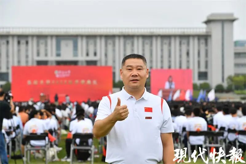 游泳冠军张雨菲_游泳冠军张雨霏几块金牌_游泳冠军张雨霏游泳训练视频